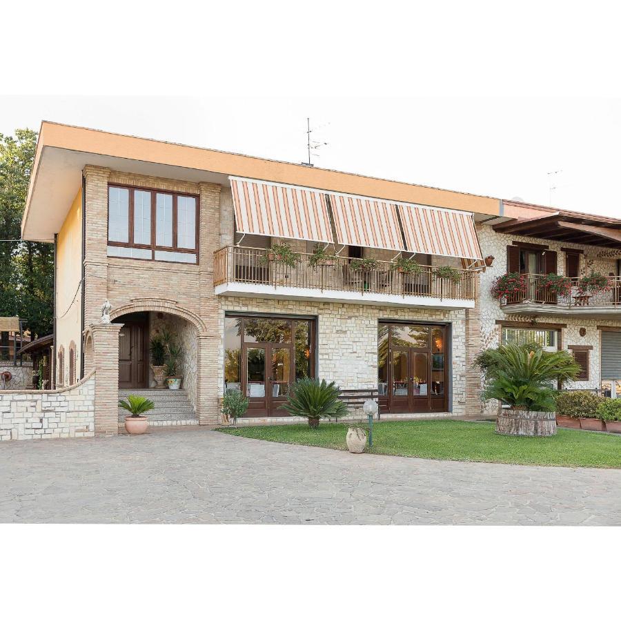 Rooms & Restaurant Il Castagneto Campagna Dış mekan fotoğraf